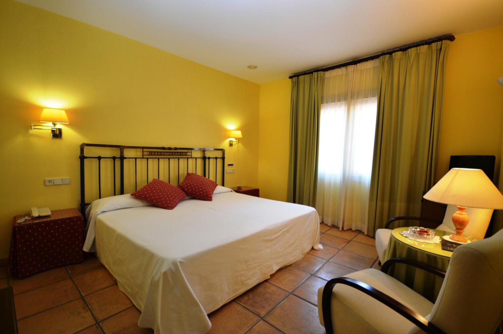 Hotel Can Ceret Sant Pere Pescador Habitación foto