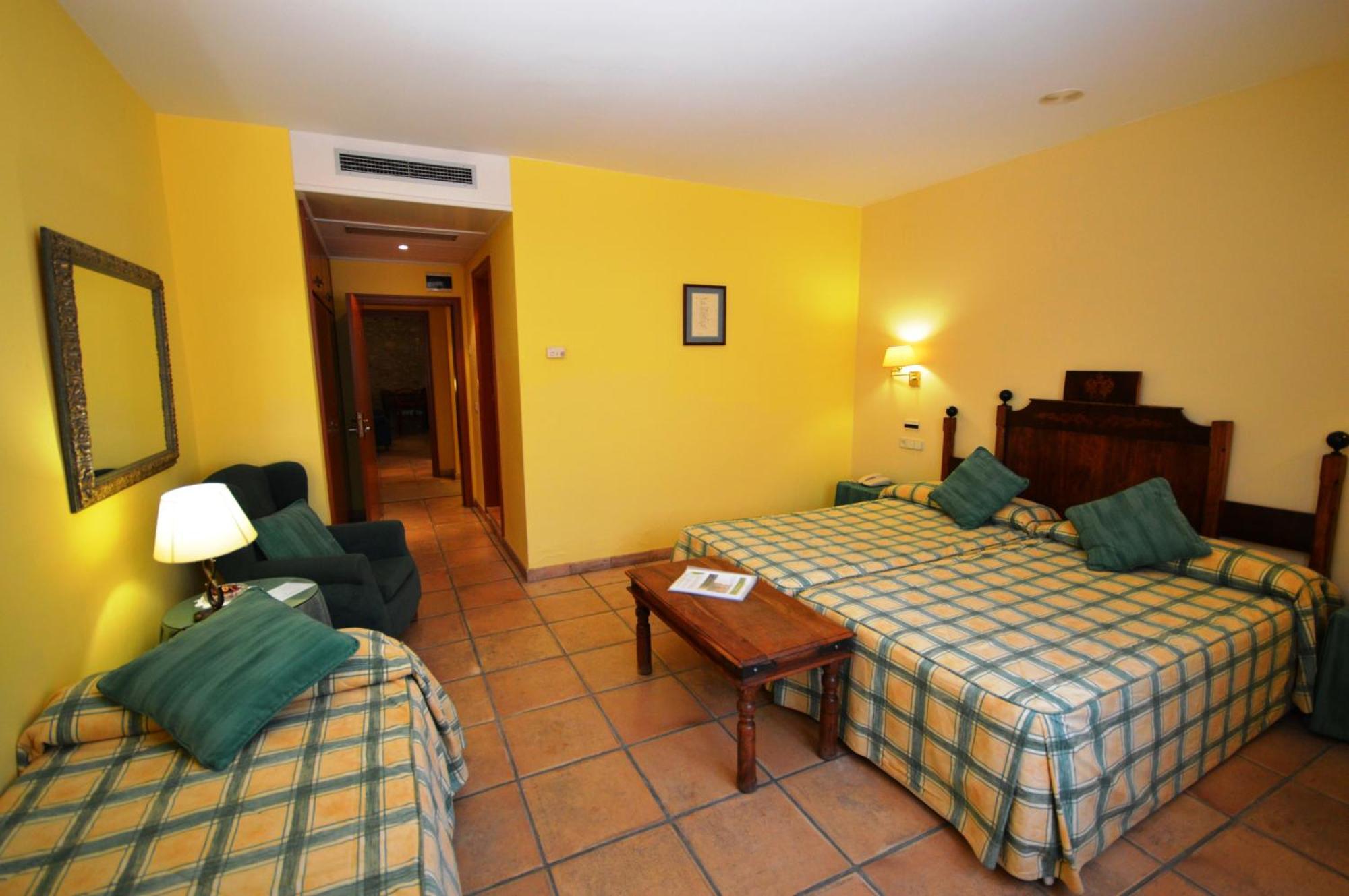 Hotel Can Ceret Sant Pere Pescador Habitación foto