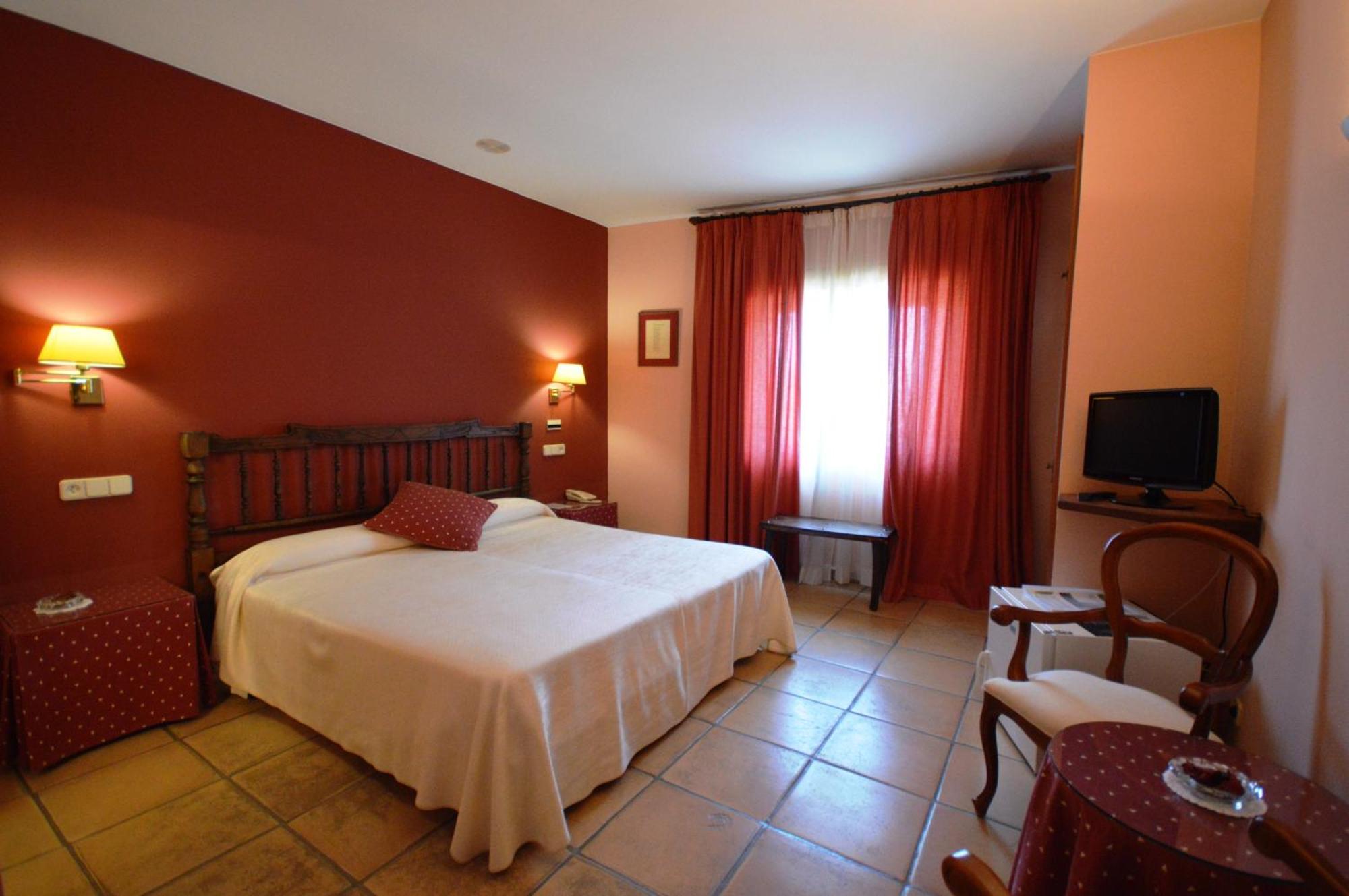 Hotel Can Ceret Sant Pere Pescador Habitación foto