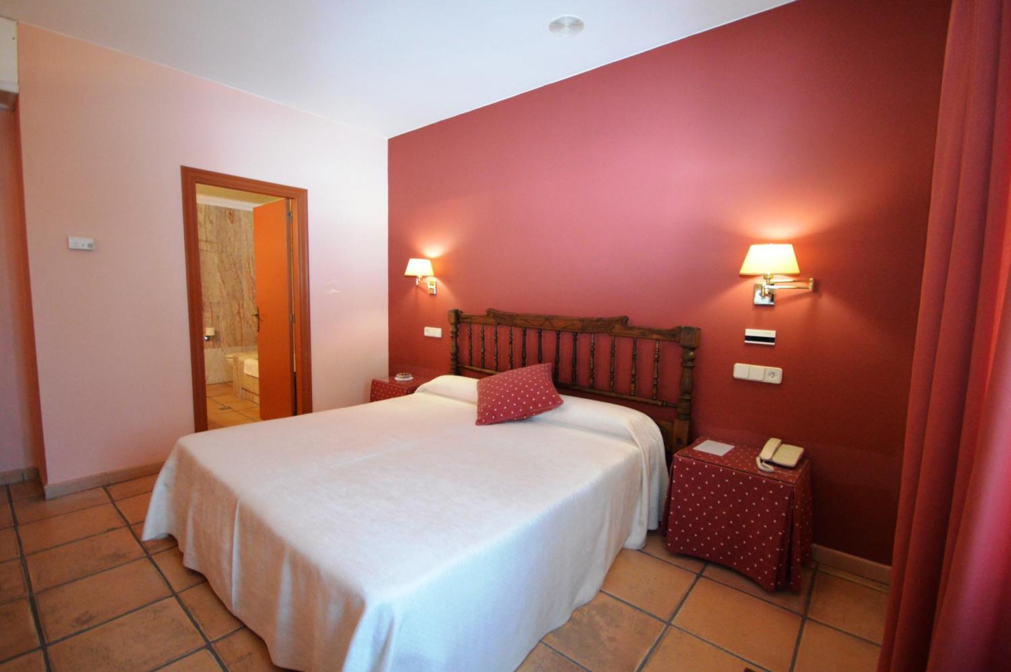 Hotel Can Ceret Sant Pere Pescador Habitación foto